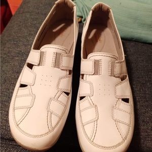 Clarks Collection Women's Size 13 Shoes Beige Slip On Comfort Loafers